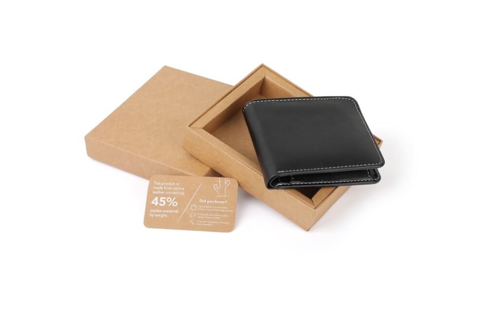 FISS - eco-neutral® Cactus Leather Men's Wallet with Coin Pocket - Image 14
