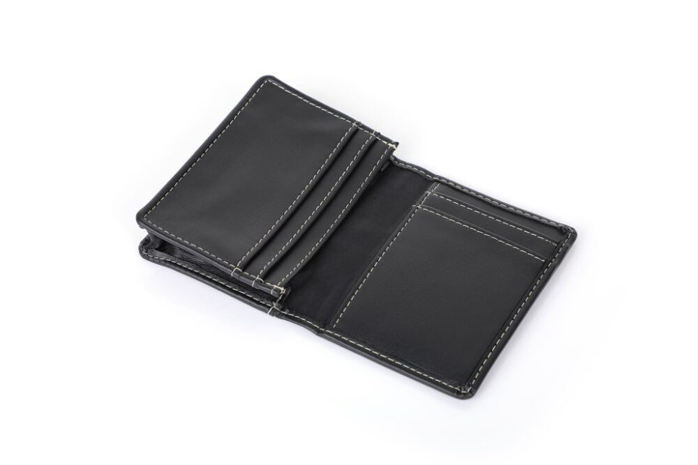 LANCY - eco-neutral® Cactus Leather Card Case - Image 7