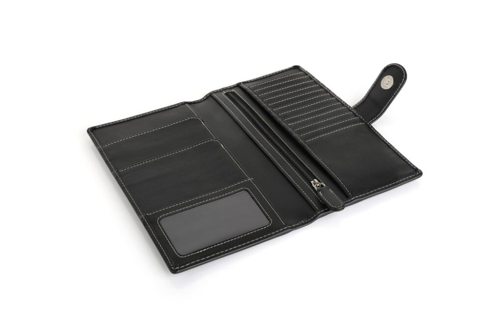 RINN - eco-neutral® Cactus Leather Travel Wallet - Image 3